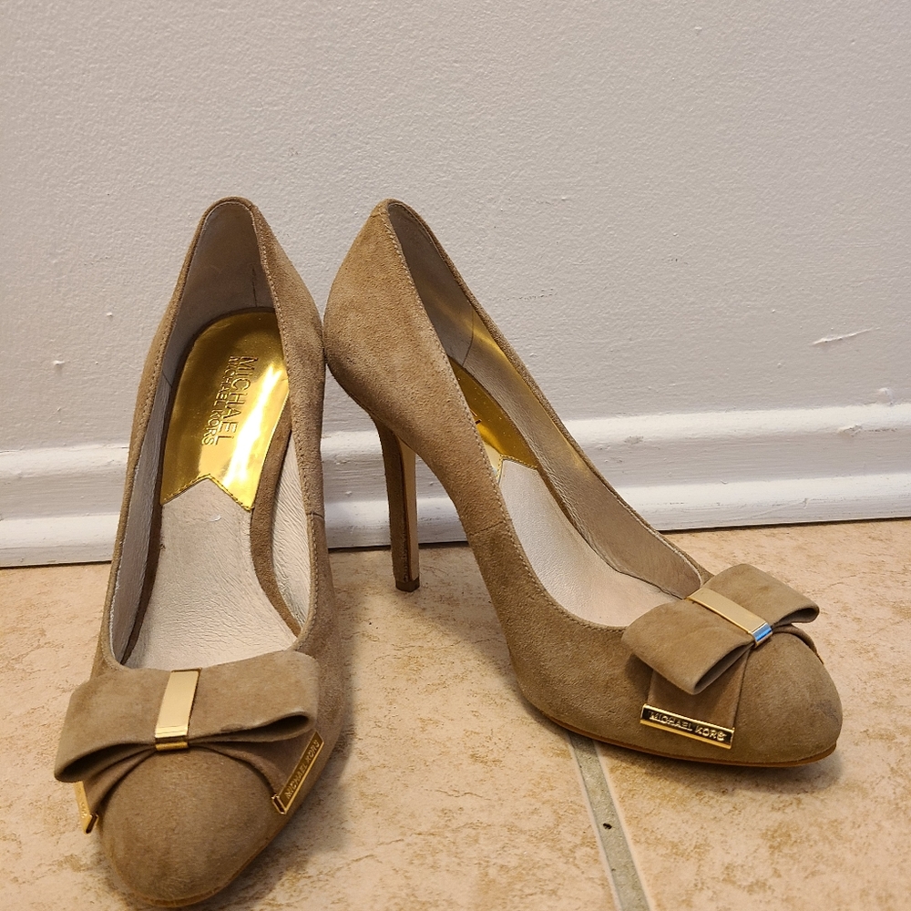 Michael Kors Suede Pumps